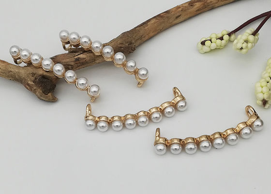 China El diamante artificial de marfil cristalino arqueado de la falsa perla abotona los accesorios del adorno de la cinta del marco de la silla proveedor