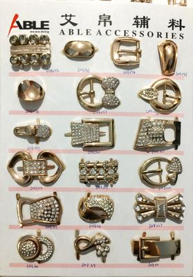 China Larga vida decorativa de los ornamentos de los zapatos de la hebilla desprendible pendiente cristalina de los clips proveedor